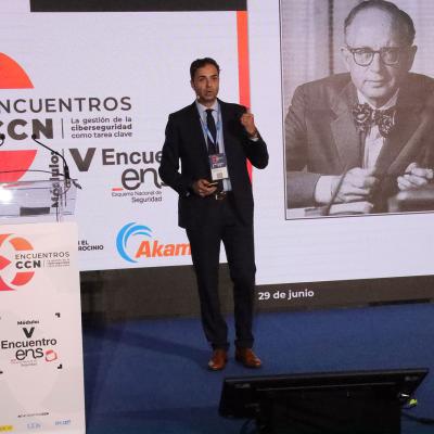 6 Carlos Seisdedos 2